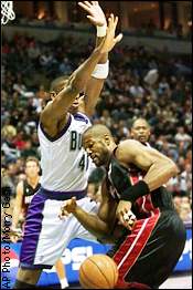 Alonzo Mourning, Ervin Johnson