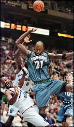 Kevin Garnett, Bryon Russell