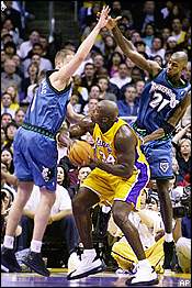 Rasho Nesterovic, Shaquille O'Neal